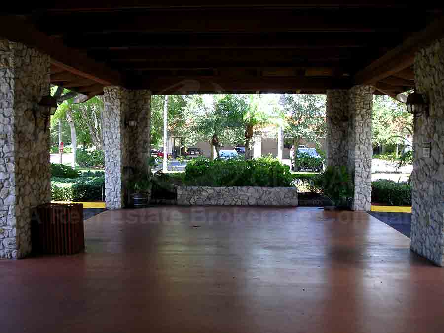 Park Shore Resort Covered Entrance